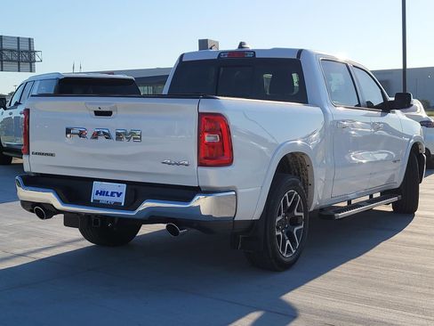 Used 2025 RAM 1500 Laramie AWD/4WD image 5
