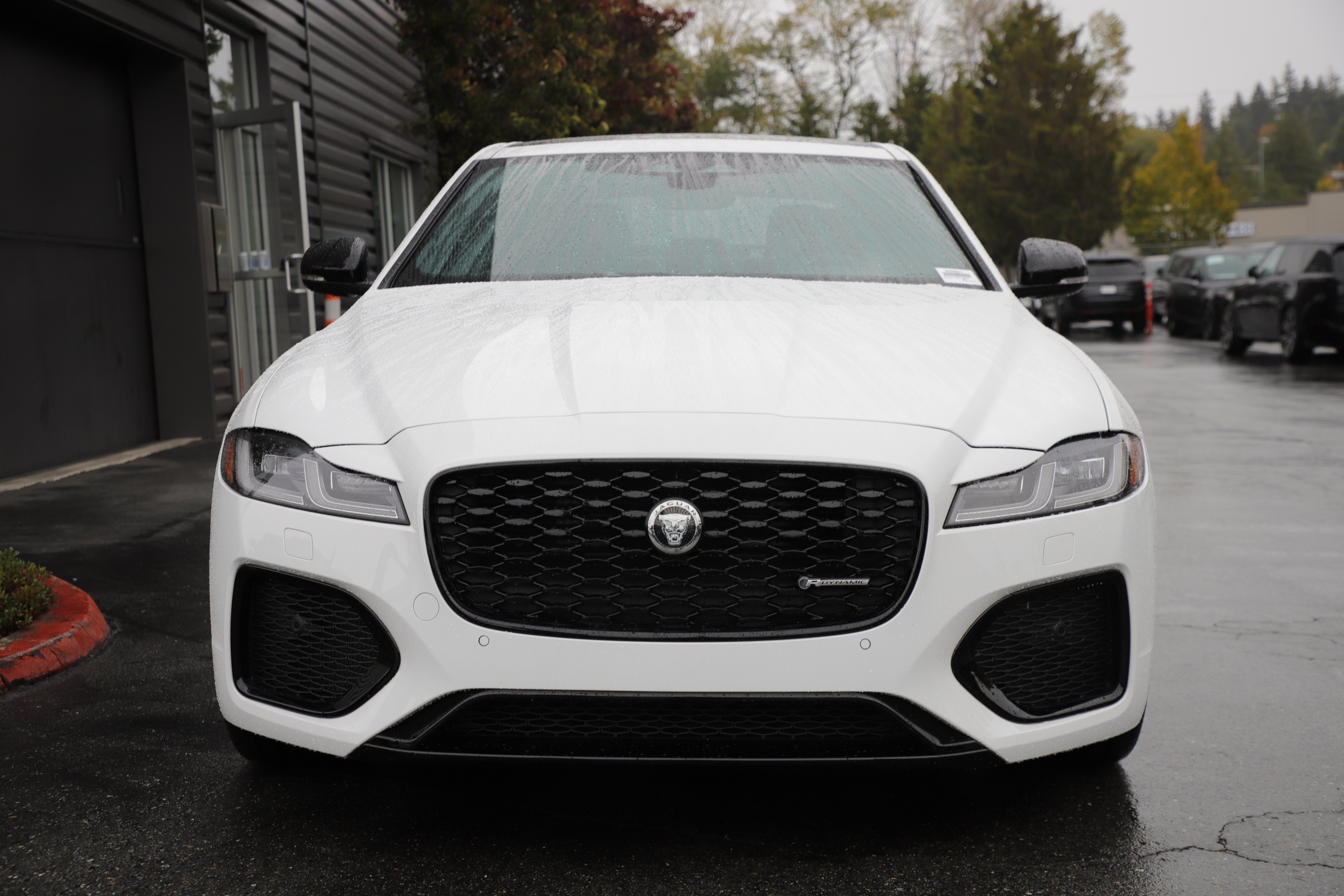 Used 2024 Jaguar XF R-Dynamic SE AWD/4WD image 4
