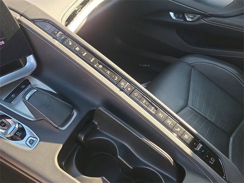 Used 2021 Chevrolet Corvette Stingray Preferred Cpe w/ Z51 Performance Package image 28