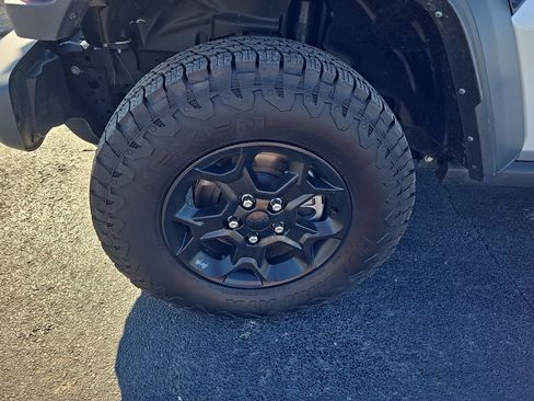 Used 2023 Jeep Wrangler Unlimited image 4