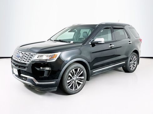Used 2018 Ford Explorer Platinum AWD/4WD image 3