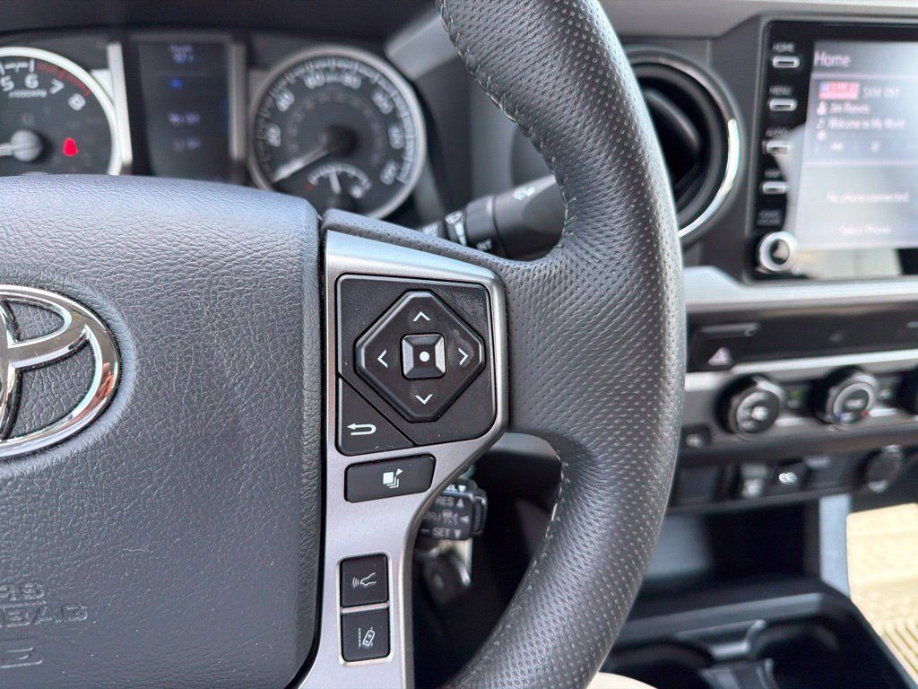 Used 2020 Toyota Tacoma SR5 AWD/4WD image 7
