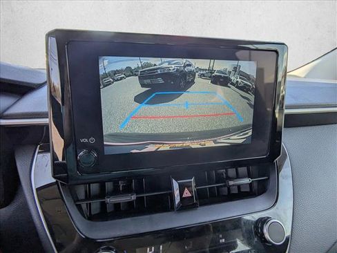 Used 2025 Toyota Corolla LE FWD image 14