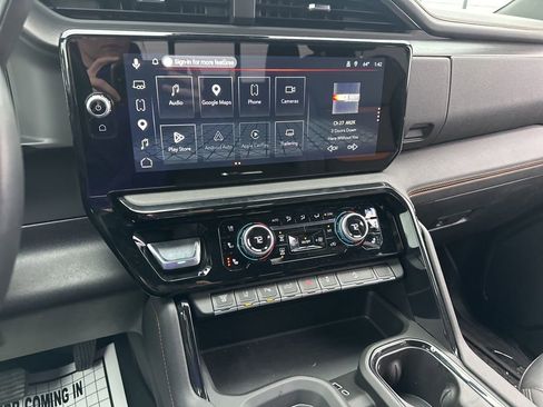 Used 2025 GMC Sierra 2500 AT4 w/ Technology Package image 50