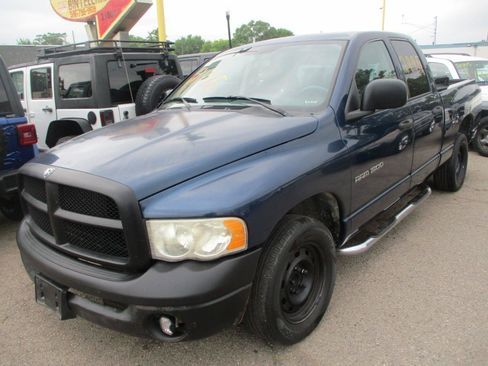 Used 2004 Dodge Ram 1500 Truck ST RWD image 3