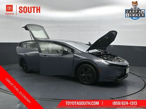 Used 2025 Toyota Prius LE FWD image 57