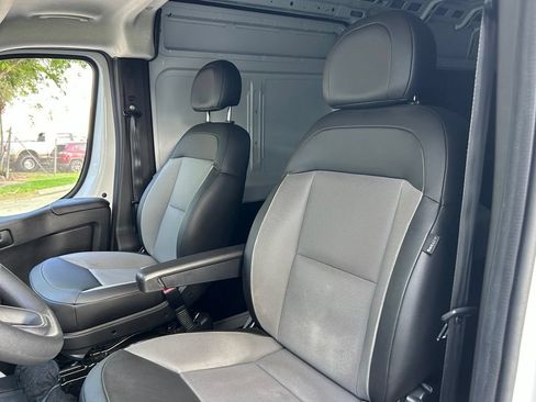 Used 2025 RAM ProMaster 2500 w/ Convenience Group FWD image 29