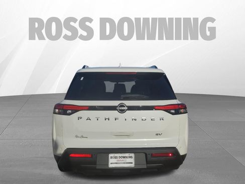 Used 2024 Nissan Pathfinder SV image 5