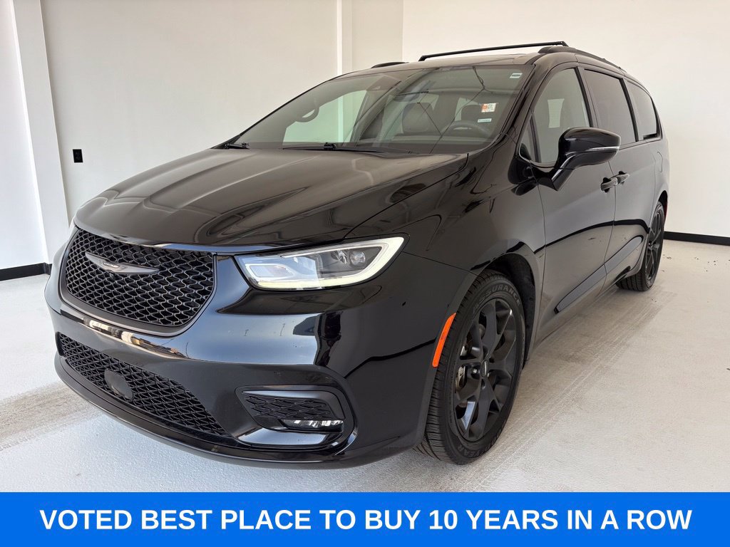 Used 2025 Chrysler Pacifica Limited FWD image 4