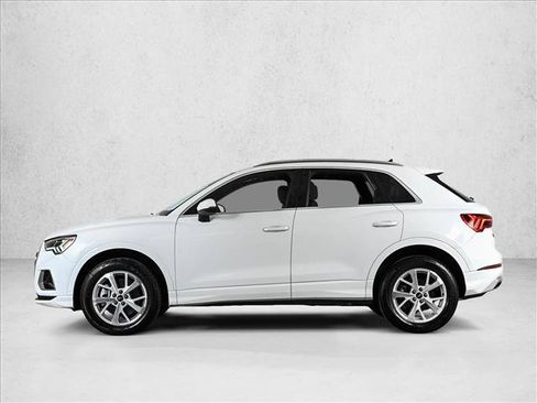 Used 2023 Audi Q3 2.0T Premium w/ Convenience Package AWD/4WD image 9