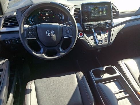 Used 2024 Honda Odyssey Sport image 10