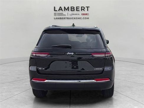 Used 2025 Jeep Grand Cherokee Laredo X AWD/4WD image 4
