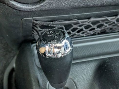 Used 2017 Jeep Wrangler Sport image 31