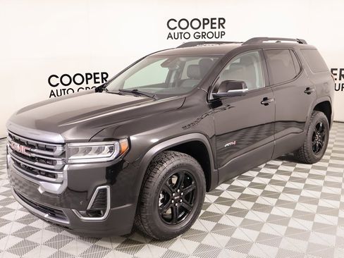 Used 2022 GMC Acadia AT4 w/ Technology Package image 9