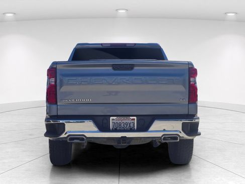 Used 2023 Chevrolet Silverado 1500 LT w/ Z71 Off-Road Package AWD/4WD image 4