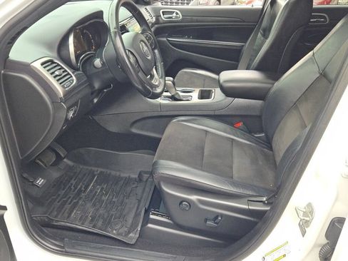 Certified 2021 Jeep Grand Cherokee Laredo X AWD/4WD image 26