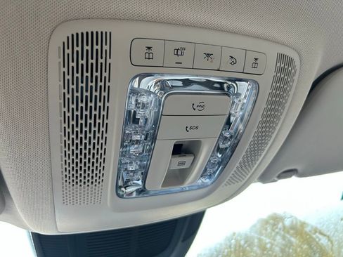 Used 2024 Mercedes-Benz GLS 450 4MATIC image 31