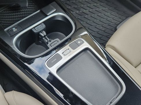 Used 2025 Mercedes-Benz CLA 250 4MATIC image 29