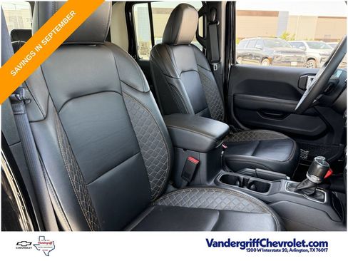 Used 2023 Jeep Gladiator Overland AWD/4WD image 25