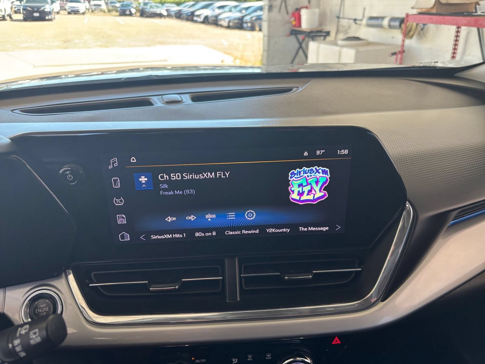 Used 2025 Chevrolet Trax LT FWD image 19