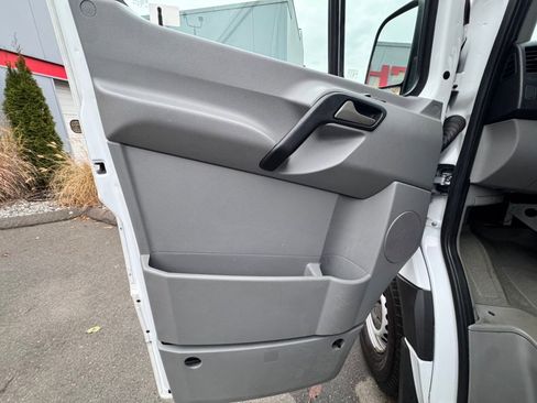 Used 2017 Mercedes-Benz Sprinter 2500 image 18