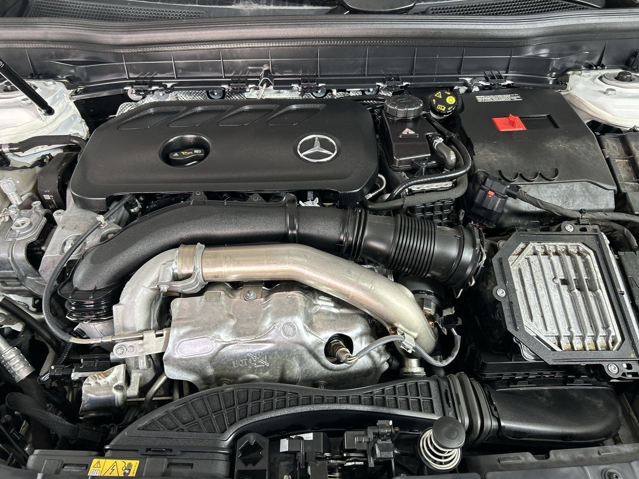 Used 2025 Mercedes-Benz GLB 250 image 12