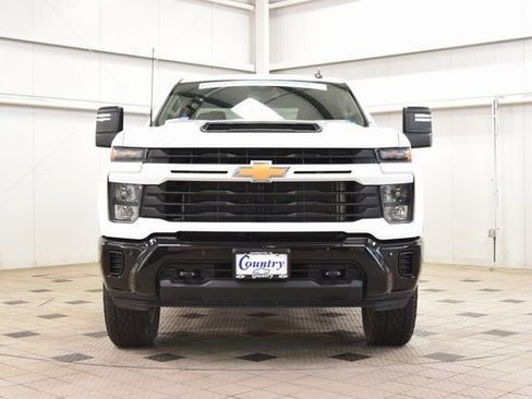 Used 2025 Chevrolet Silverado 2500 Custom w/ Custom Value Package image 2