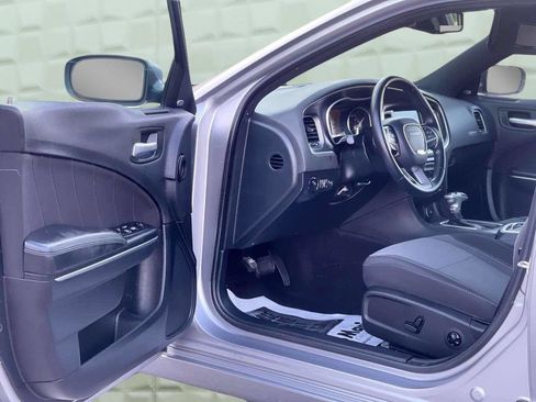 Used 2016 Dodge Charger SXT w/ Driver Confidence Group image 9