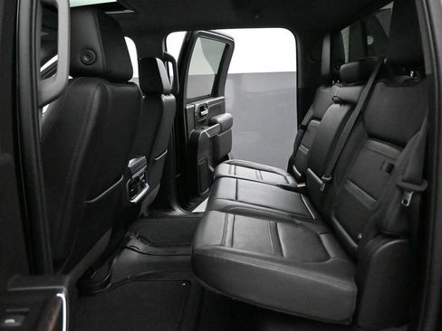 Used 2023 GMC Sierra 3500 Denali w/ Denali Black Diamond Edition AWD/4WD image 20