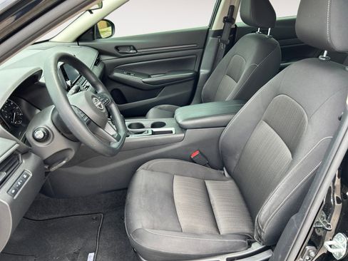 Used 2024 Nissan Altima 2.5 S FWD image 19