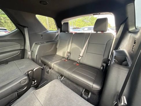 Used 2023 Chevrolet Traverse LT w/ LT Premium Package AWD/4WD image 32