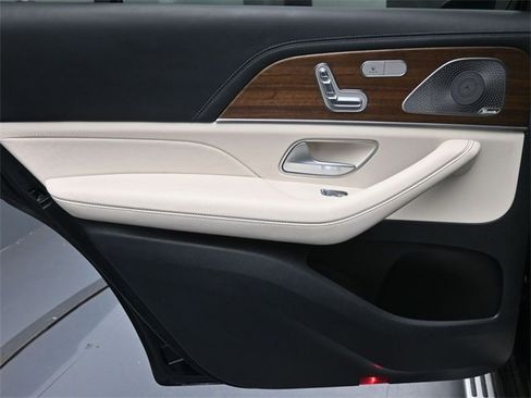 Used 2024 Mercedes-Benz GLS 63 AMG 4MATIC image 23