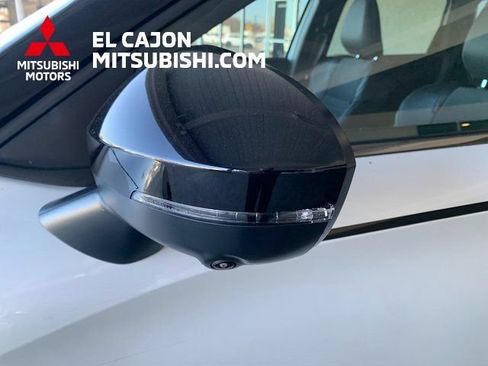 Used 2025 Mitsubishi Outlander AWD image 8