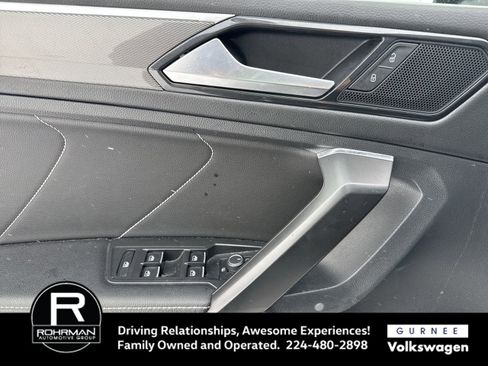 Used 2023 Volkswagen Tiguan SE R-Line image 10