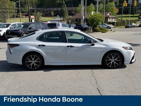Used 2023 Toyota Camry SE w/ Convenience Package AWD/4WD image 4