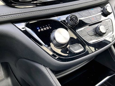 Used 2023 Chrysler Pacifica Limited w/ S Appearance Package image 31