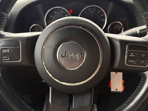 Used 2017 Jeep Wrangler Sport AWD/4WD image 12