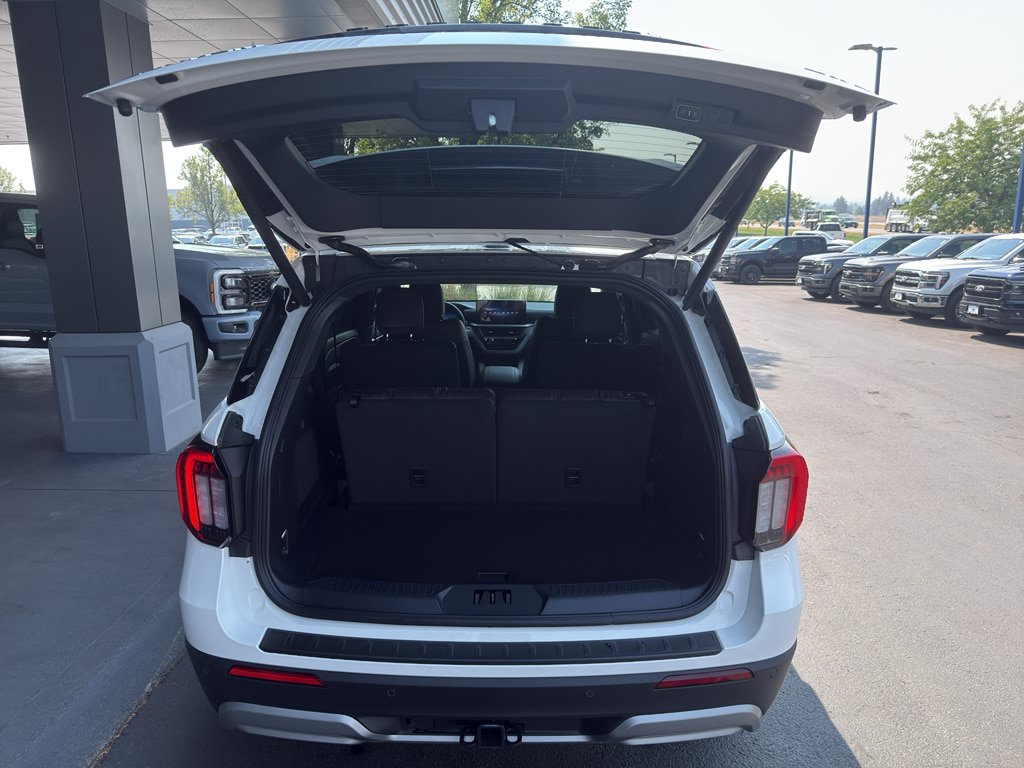 Used 2026 Ford Explorer Platinum w/ LUX Leather Package AWD/4WD image 7
