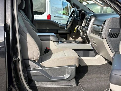 Used 2022 Ford F250 XLT w/ XLT Premium Package image 17