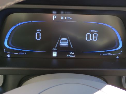 Certified 2025 Hyundai Elantra Sport image 23