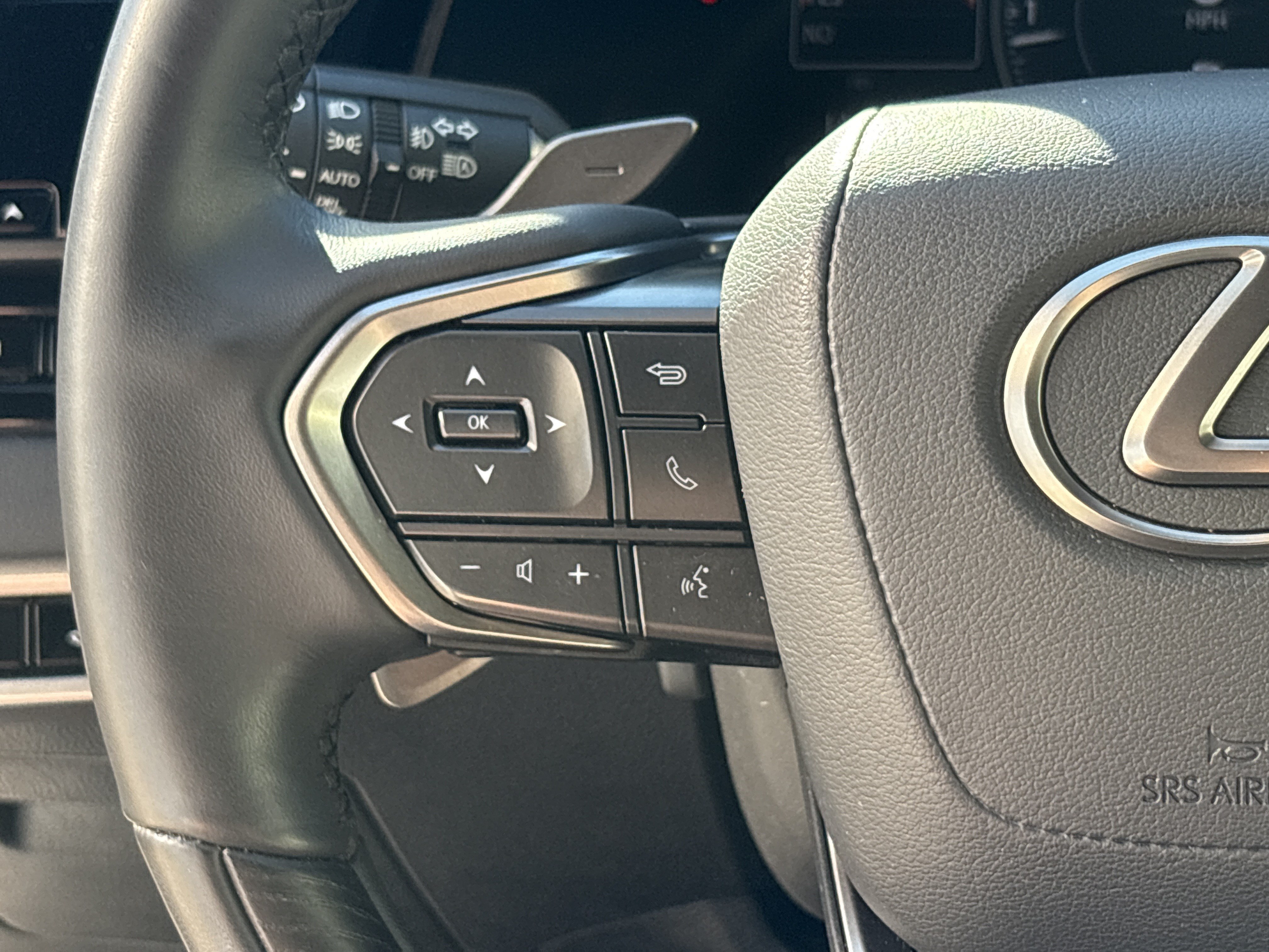 Used 2023 Lexus RX 350 Premium w/ Accessory Package AWD/4WD image 19