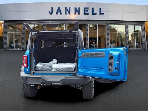 New 2025 Ford Bronco Badlands w/ Sasquatch Package image 6