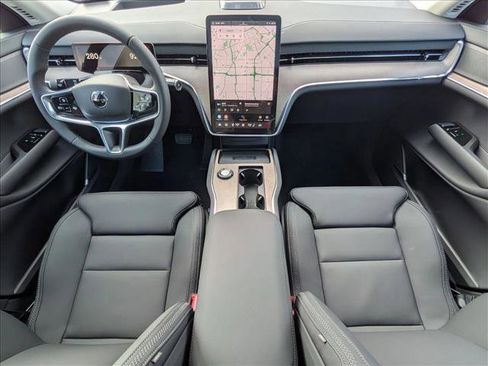 New 2025 Volvo EX90 Plus w/ Protection Package Premier image 15