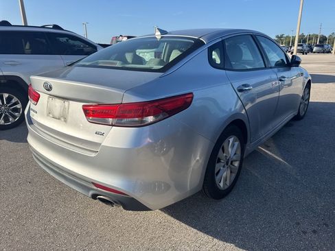 Used 2016 Kia Optima EX image 2