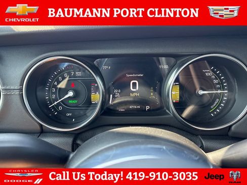 Used 2021 Jeep Wrangler Unlimited Sahara w/ Dual Top Group AWD/4WD image 18