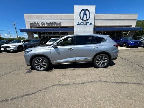 Used 2023 Acura MDX SH-AWD w/ Technology Package image 3