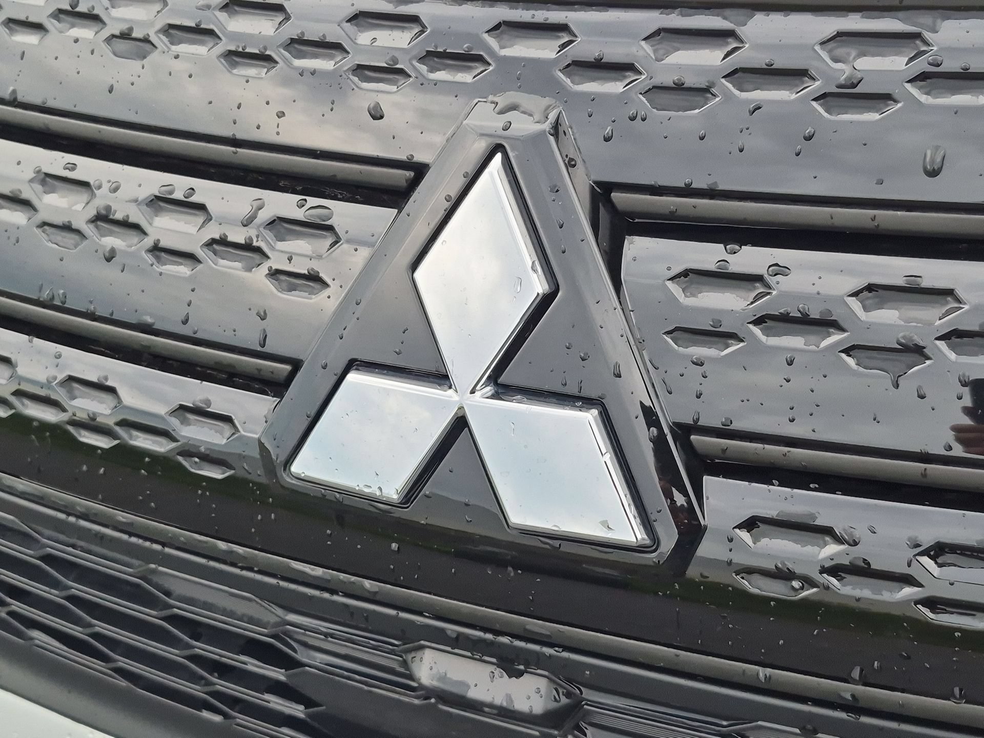 Used 2024 Mitsubishi Outlander SEL AWD/4WD image 32