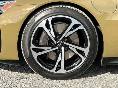 Used 2023 Audi e-tron GT Premium Plus w/ Performance Package image 37