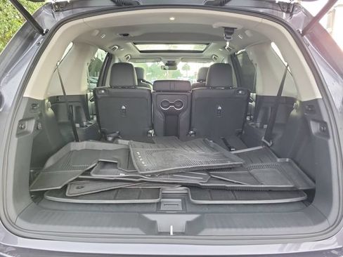 Certified 2025 Honda Pilot Touring image 9