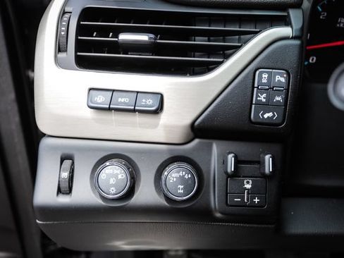 Used 2018 GMC Yukon XL Denali w/ Open Road Package AWD/4WD image 34